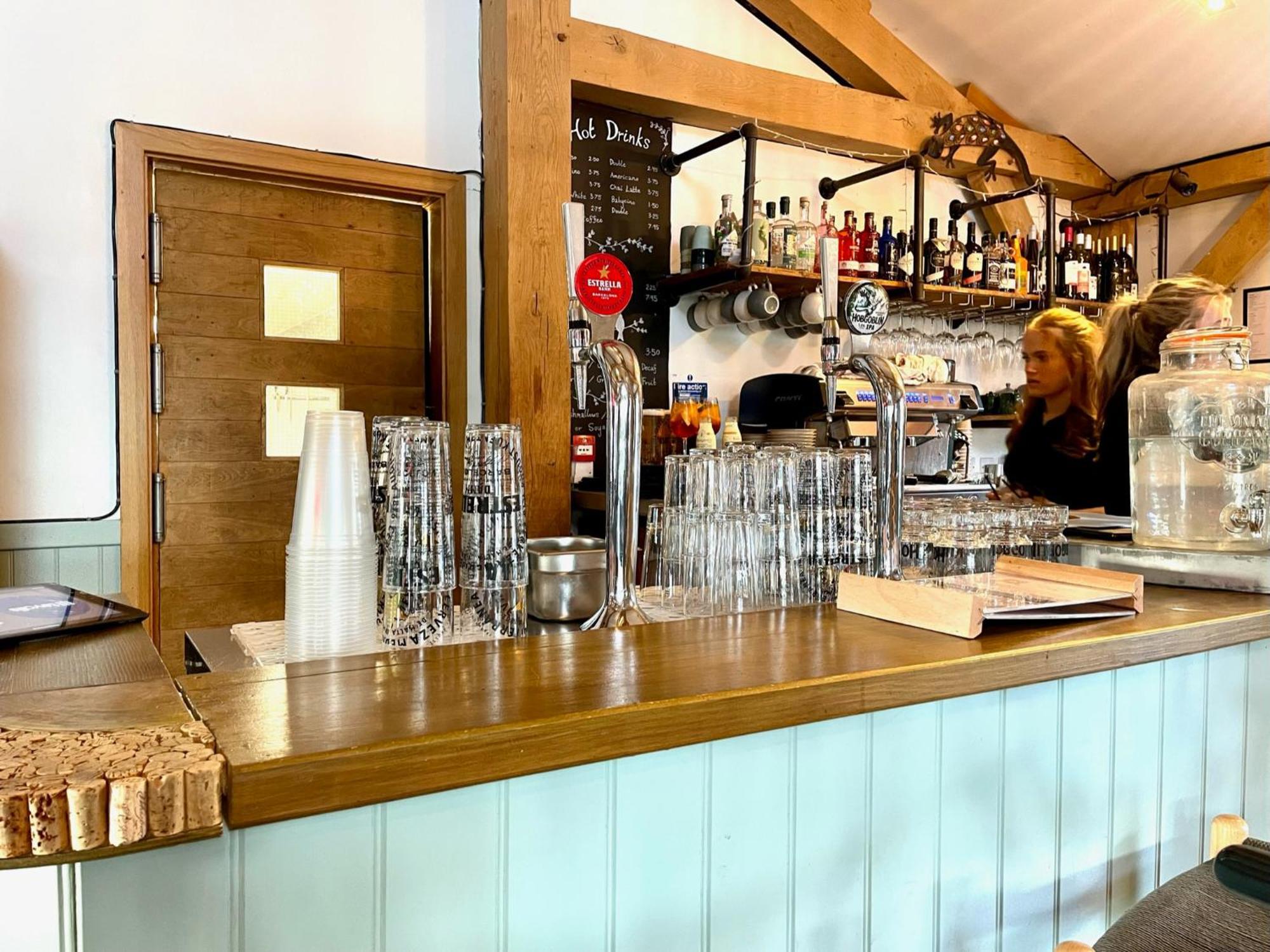 Cosy Cotswold Lodge By Your Home Here - Summer Sale For 3 Plus Nights - Ideal For Families With Log-Burner, Spa, Private Parking And Heated Swimming Pools Ashton Keynes Exterior foto